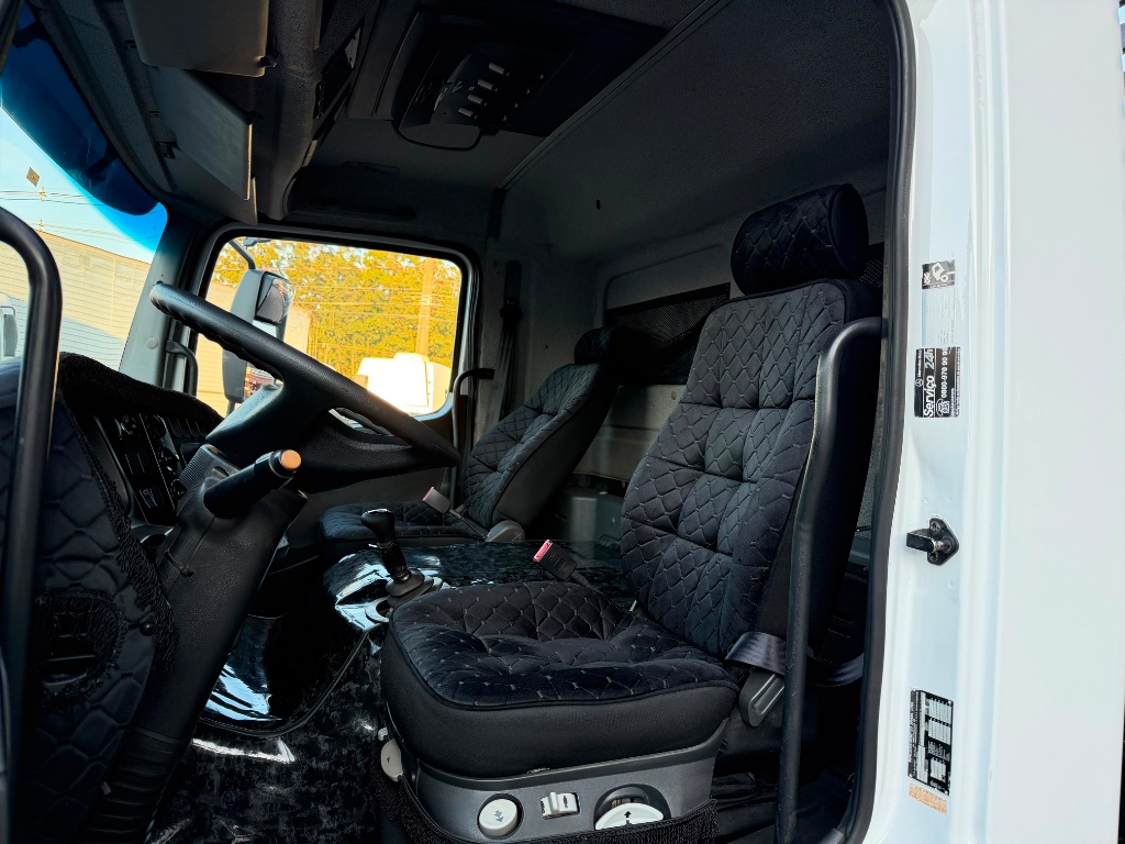 Caminhão MERCEDES BENZ MB 2426 Carroceria ANO 2015 de Boscatto Caminhões no Paraná