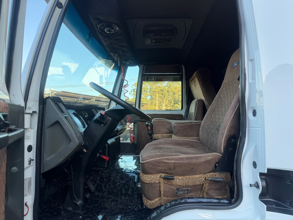 Caminhão FORD CARGO 2422 Chassis ANO 2005 de Boscatto Caminhões no Paraná