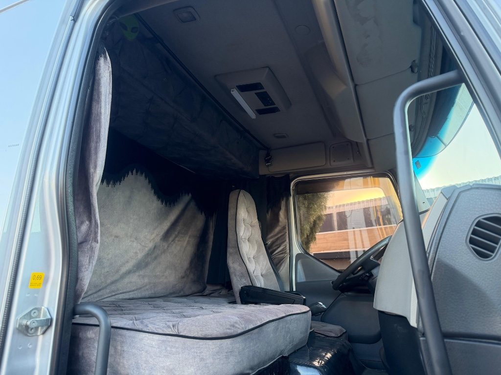 Caminhão VOLVO VM 270 Chassis ANO 2021 de Boscatto Caminhões no Paraná