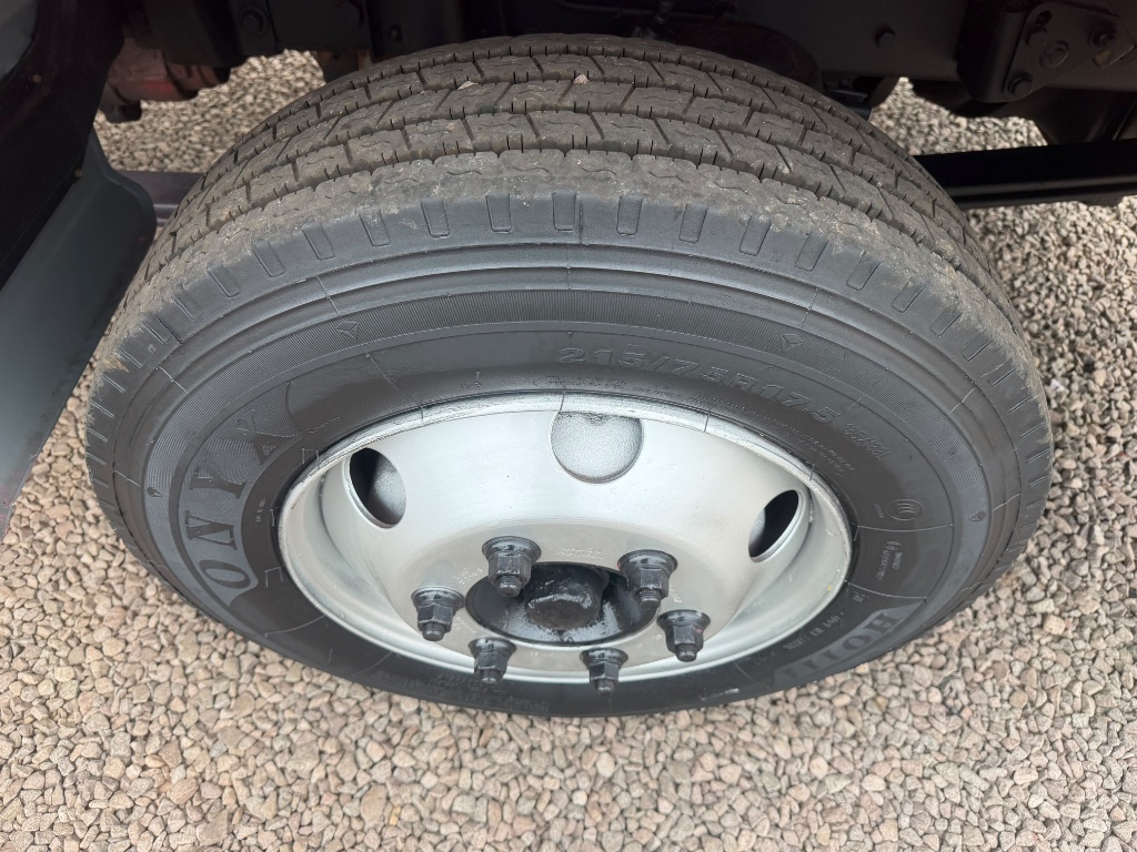 Caminhão VOLKSWAGEN VW 8120 Caçamba Basculante ANO 2007 de Boscatto Caminhões no Paraná