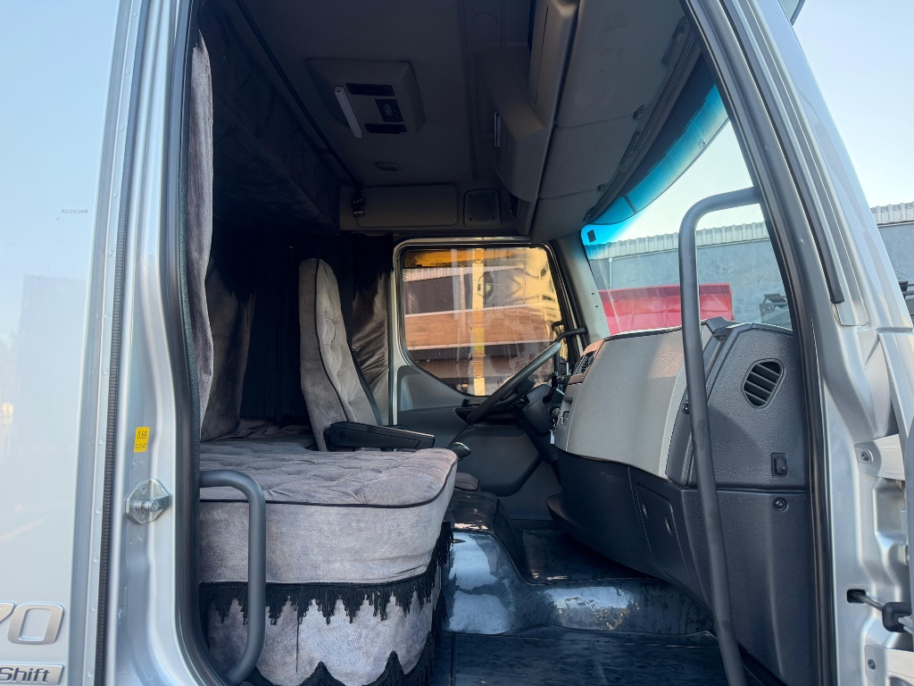 Caminhão VOLVO VM 270 Chassis ANO 2021 de Boscatto Caminhões no Paraná