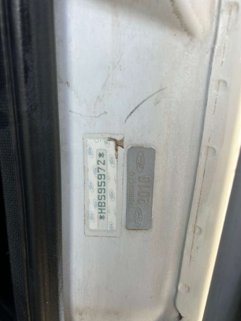 Caminhão FORD CARGO 816 Baú Furgão + Plataforma Elevatória ANO 2017 de Barella Caminhões em São Paulo