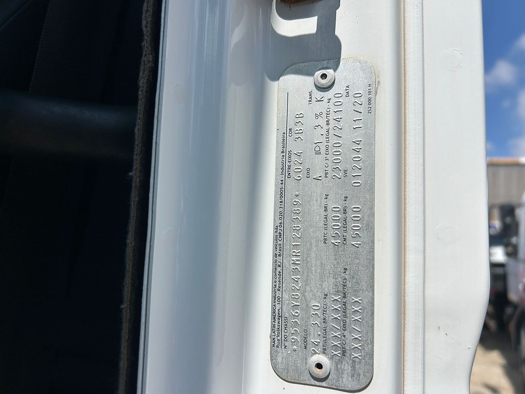 Caminhão VOLKSWAGEN VW 24330 Chassis ANO 2021 de Barella Caminhões em São Paulo