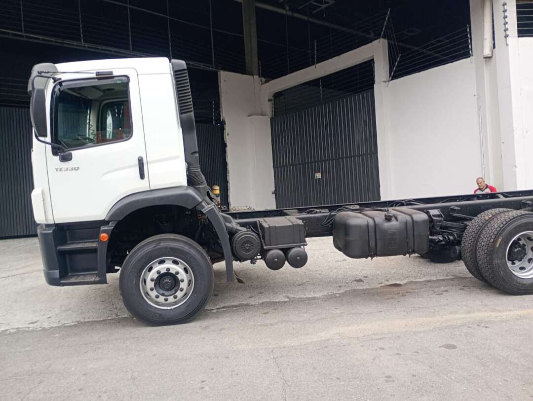 Caminhão VOLKSWAGEN VW 17330 Chassis ANO 2022 de Barella Caminhões em São Paulo