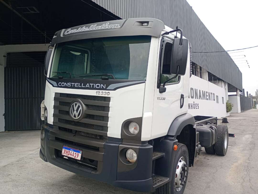 Caminhão VOLKSWAGEN VW 17330 Chassis ANO 2022 de Barella Caminhões em São Paulo