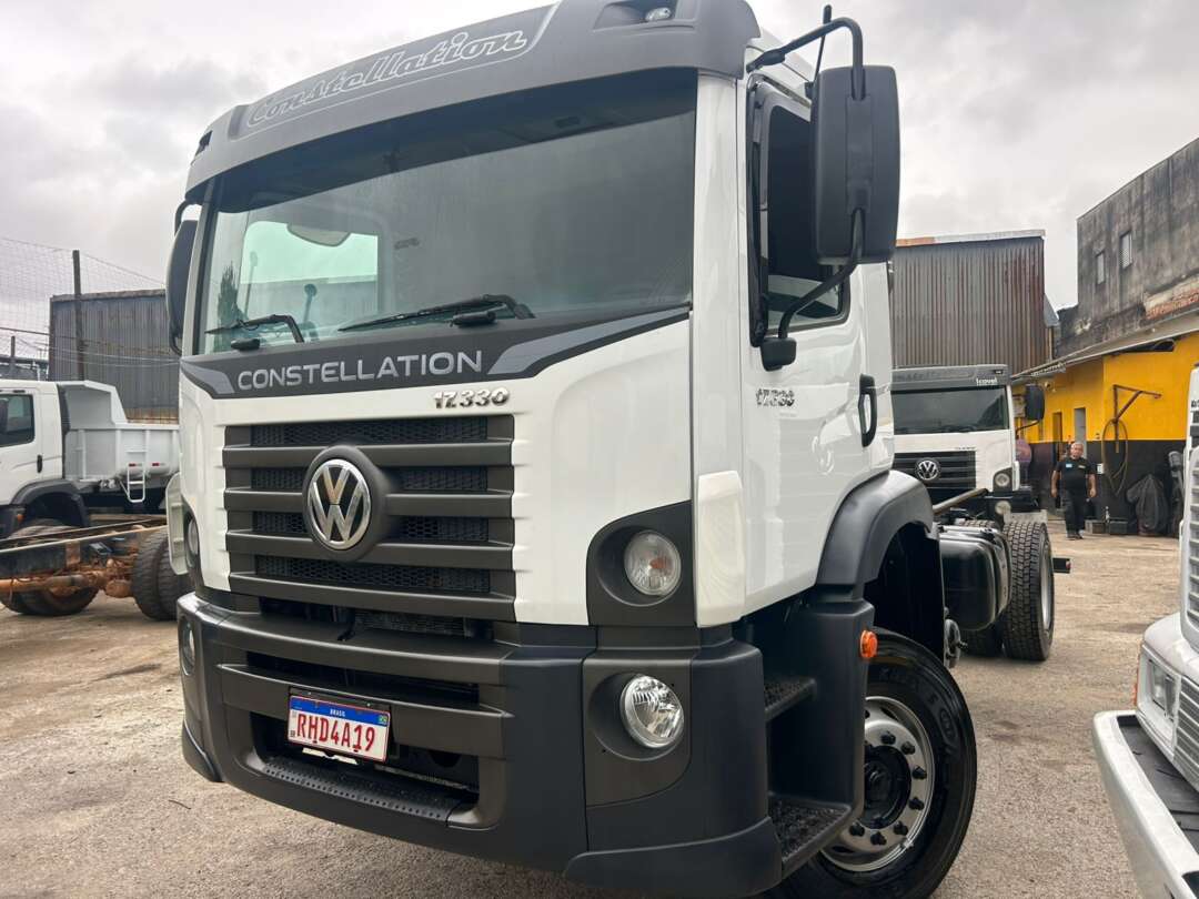 Caminhão VOLKSWAGEN VW 17330 Chassis ANO 2022 de Barella Caminhões em São Paulo