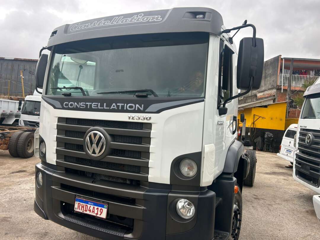 Caminhão VOLKSWAGEN VW 17330 Chassis ANO 2022 de Barella Caminhões em São Paulo