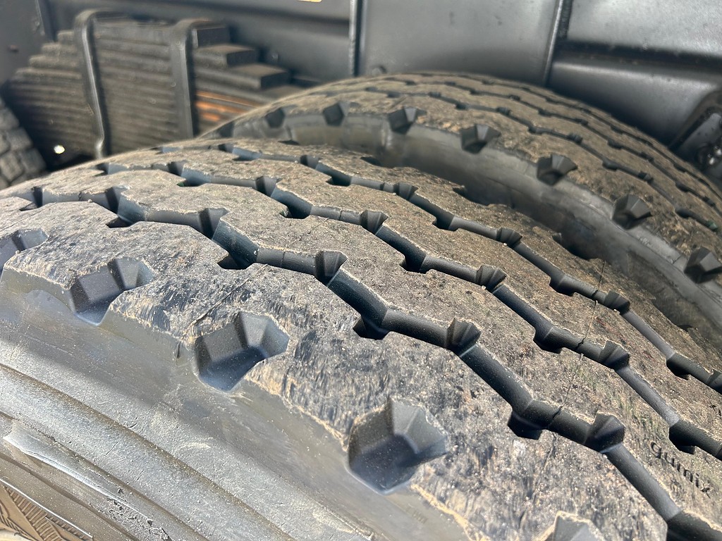 Caminhão VOLKSWAGEN VW 31280 Caçamba Basculante ANO 2023 de Barella Caminhões em São Paulo