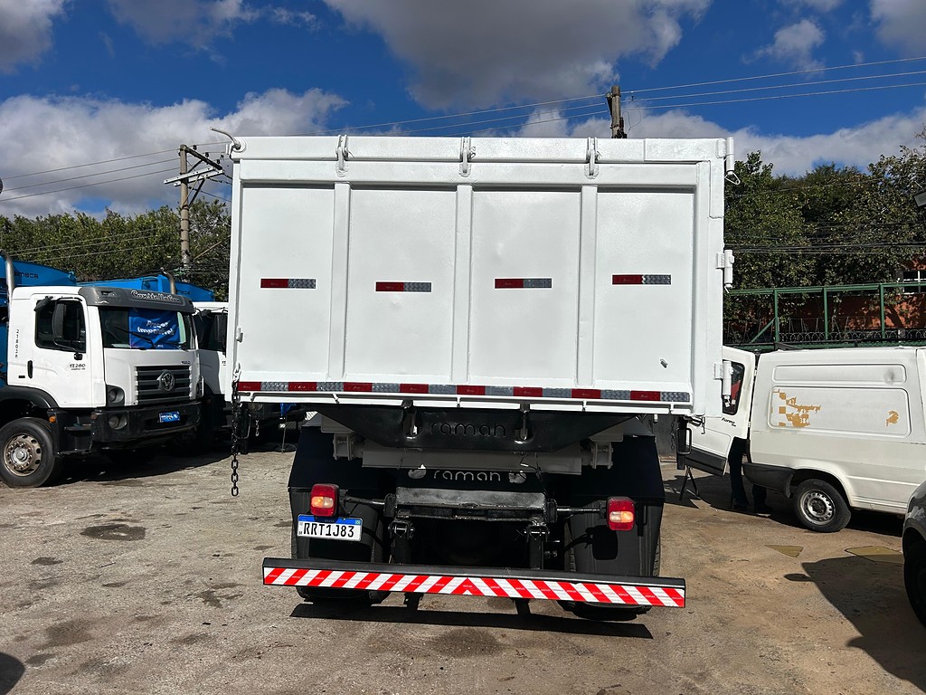 Caminhão VOLKSWAGEN VW 31280 Caçamba Basculante ANO 2023 de Barella Caminhões em São Paulo