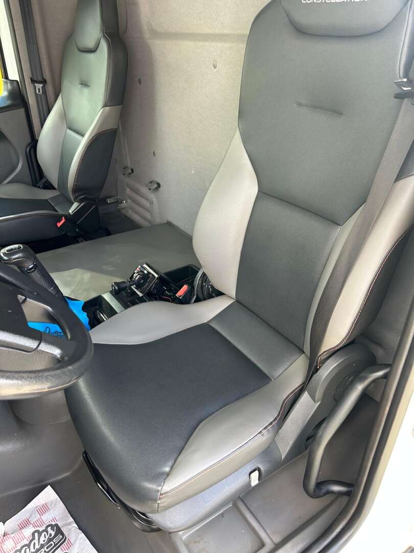 Caminhão VOLKSWAGEN VW 31280 Caçamba Basculante ANO 2023 de Barella Caminhões em São Paulo