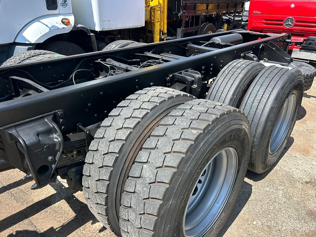 Caminhão VOLKSWAGEN VW 24330 Chassis ANO 2021 de Barella Caminhões em São Paulo