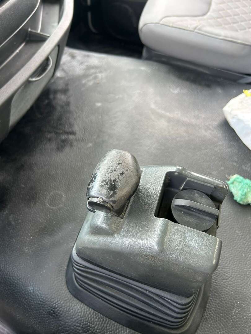 Caminhão MERCEDES BENZ MB 4144 Caçamba Basculante ANO 2013 de Barella Caminhões em São Paulo