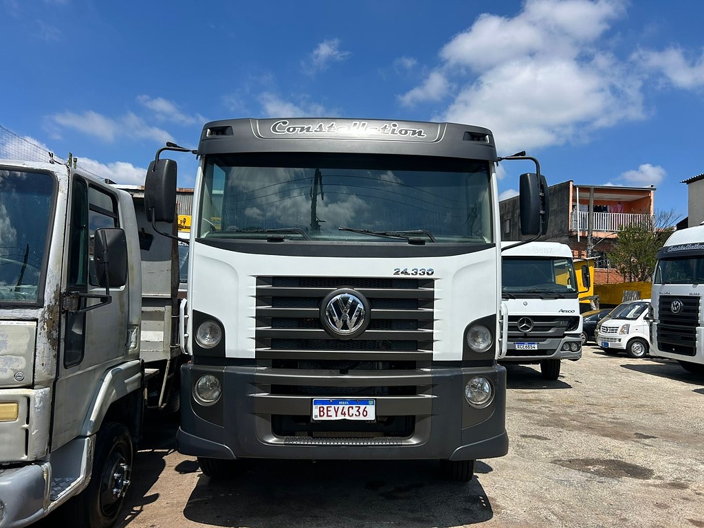 Caminhão VOLKSWAGEN VW 24330 Chassis ANO 2021 de Barella Caminhões em São Paulo