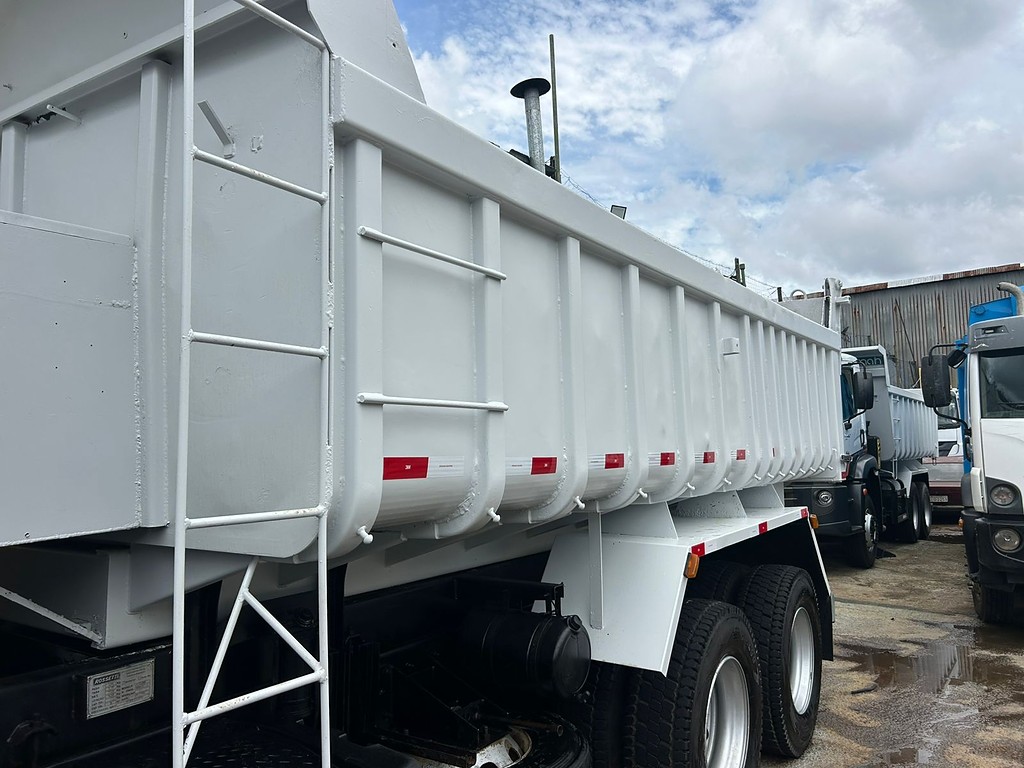 Caminhão FORD CARGO 3031 Caçamba Basculante ANO 2013 de Barella Caminhões em São Paulo