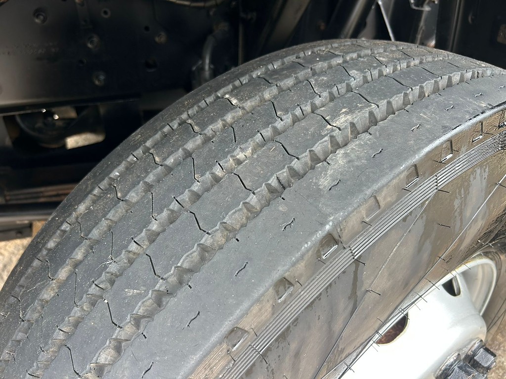 Caminhão FORD CARGO 3031 Caçamba Basculante ANO 2013 de Barella Caminhões em São Paulo