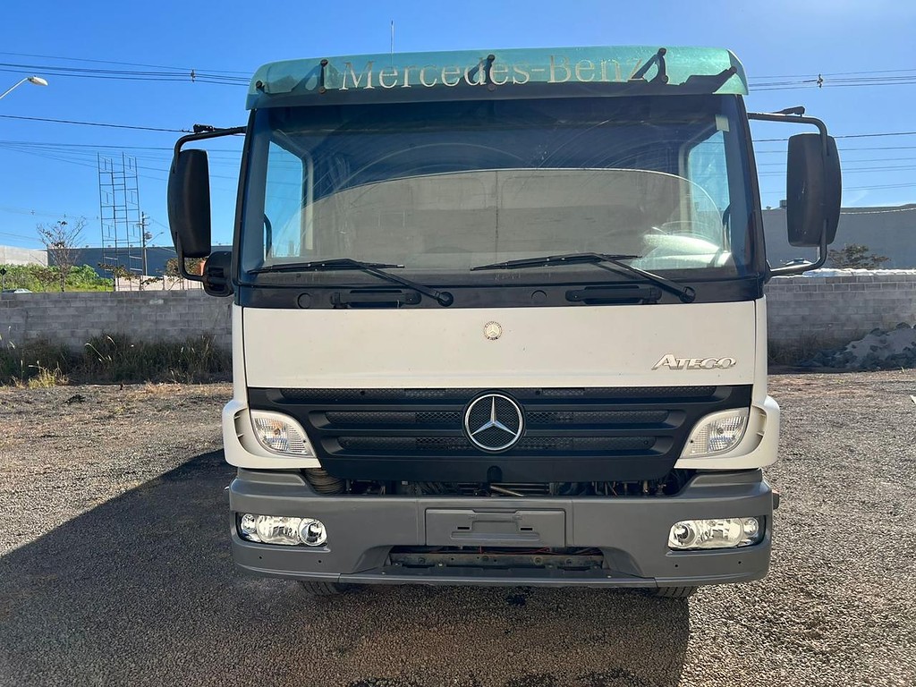 Caminhão MERCEDES BENZ MB 2425 Caçamba Basculante ANO 2012 de Bernardo Geo em São Paulo