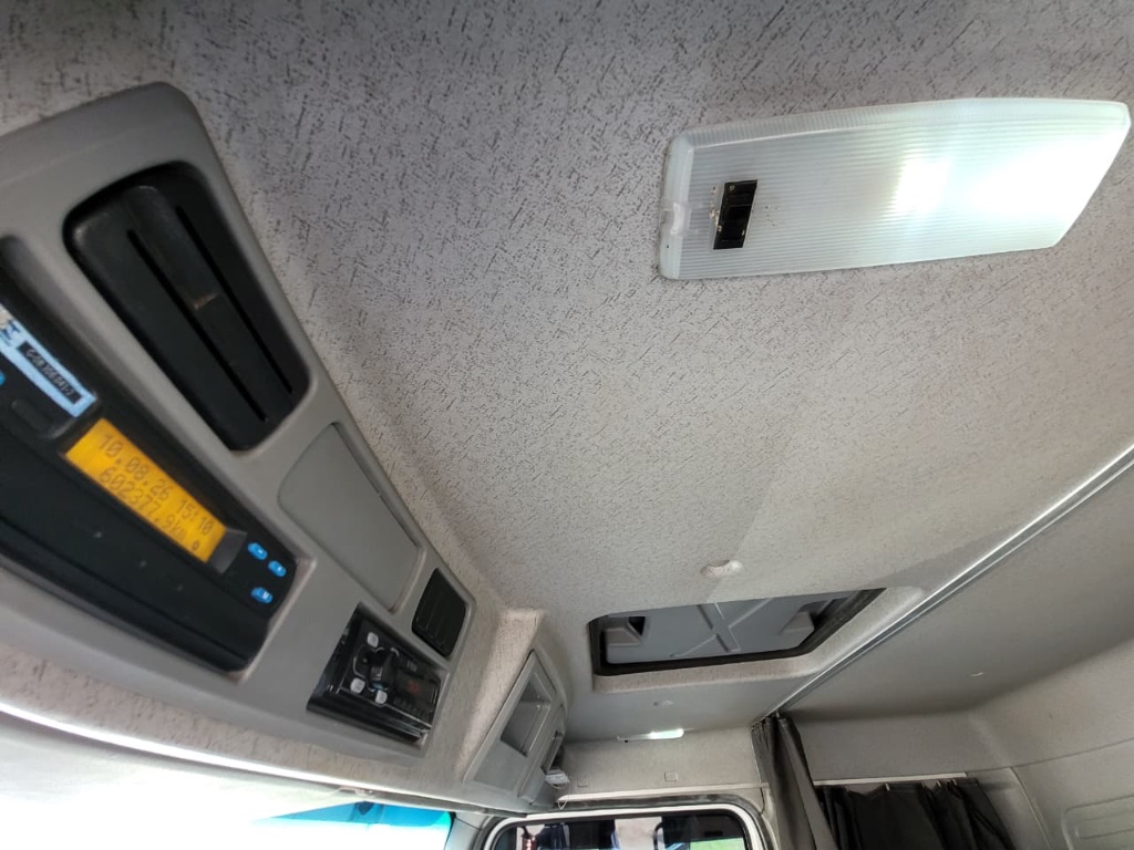 Caminhão MERCEDES BENZ MB 2426 Chassis ANO 2014 de Pátio 43 no Paraná