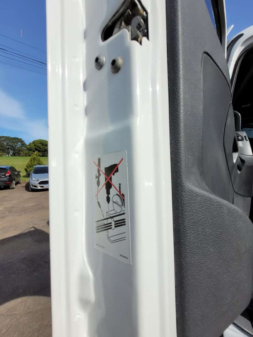 Caminhão MERCEDES BENZ MB 2426 Chassis ANO 2014 de Pátio 43 no Paraná