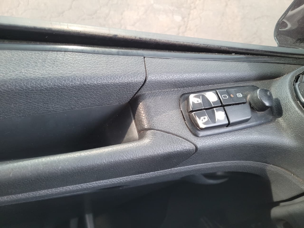 Caminhão MERCEDES BENZ MB 2426 Chassis ANO 2014 de Pátio 43 no Paraná