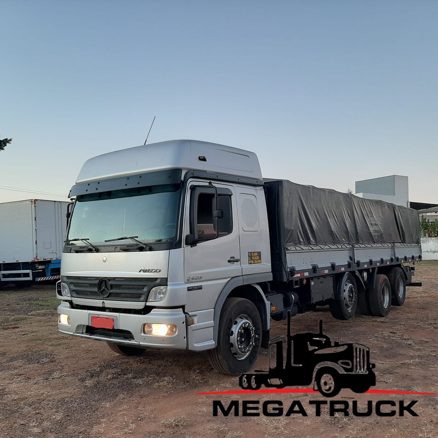 MB 2425 2009/2009 de MegaTruck MS no Mato Grosso do Sul