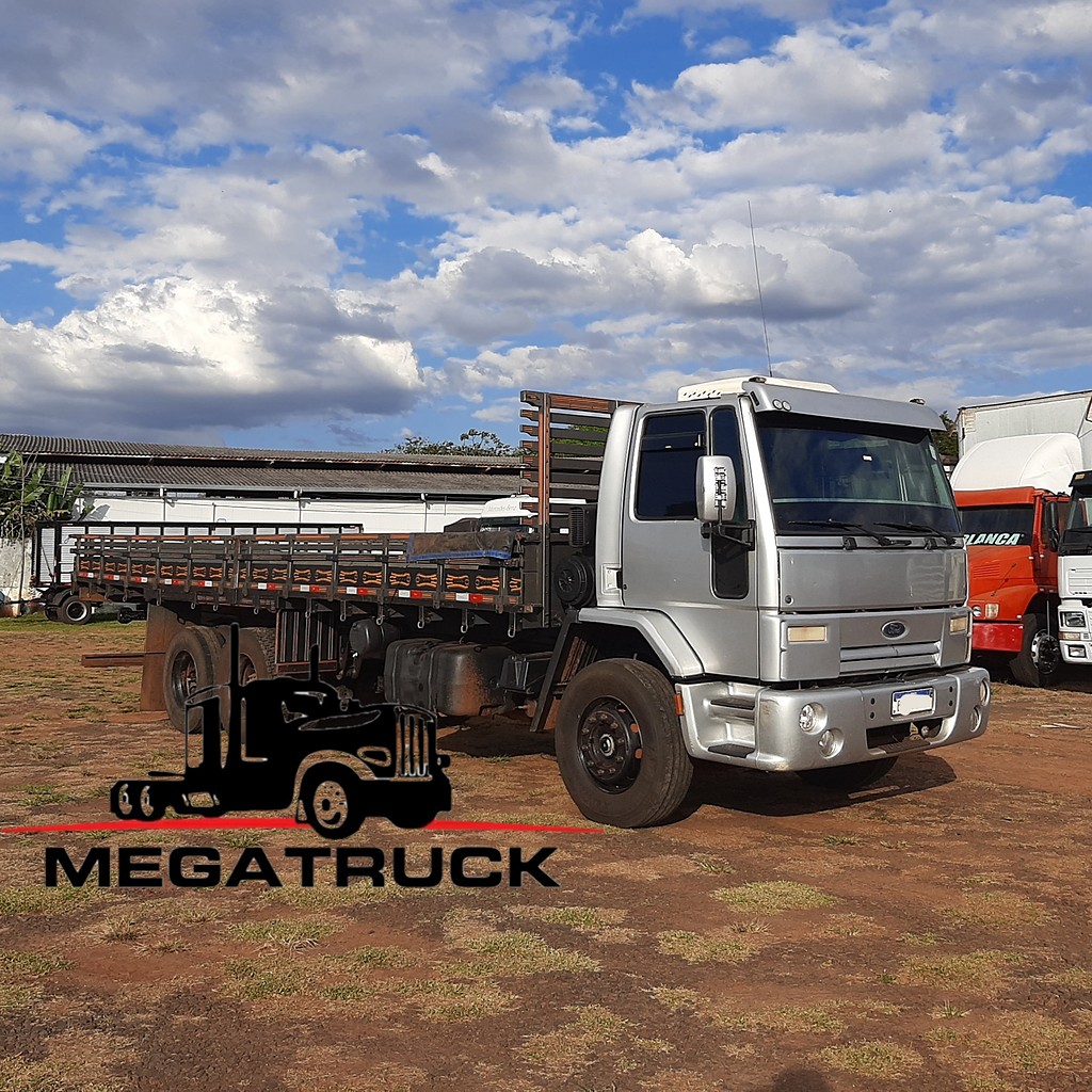 Caminhão FORD CARGO 2422 Carga Seca ANO 2004 de MegaTruck MS no Mato Grosso do Sul