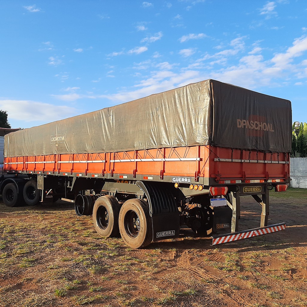 Carreta SEMI-REBOQUE GRANELEIRO Guerra ANO 1999 3 Eixos de MegaTruck MS no Mato Grosso do Sul