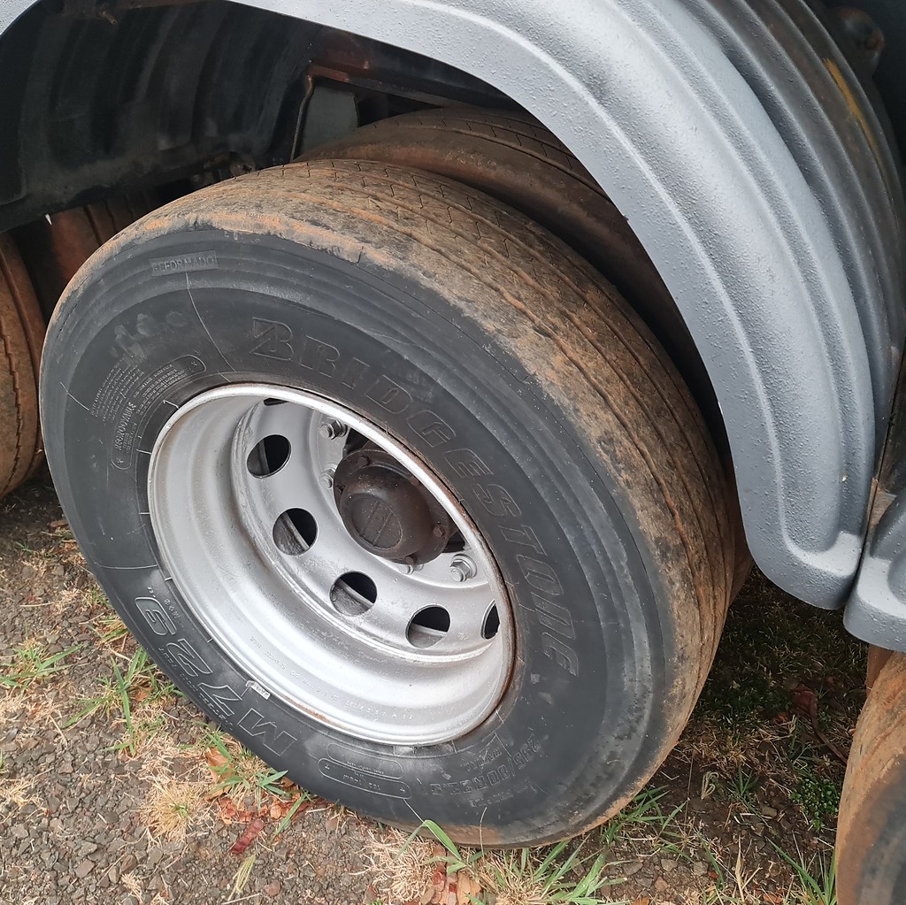 Carreta SEMI-REBOQUE CACAMBA Noma ANO 2011 3 Eixos de MegaTruck MS no Mato Grosso do Sul