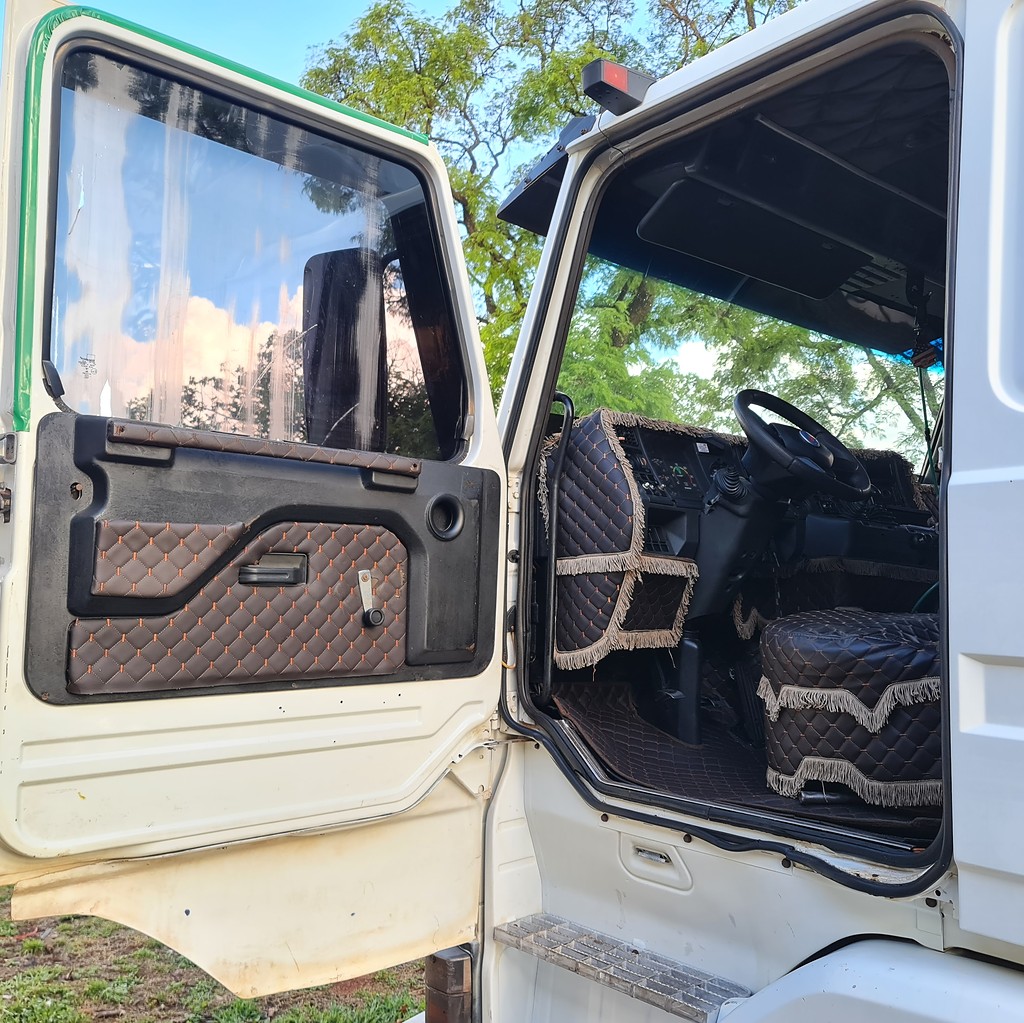 Caminhão SCANIA 113 360 Cavalo Mecânico ANO 1996 de MegaTruck MS no Mato Grosso do Sul