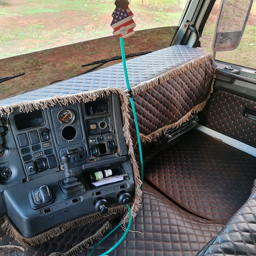 Caminhão SCANIA 113 360 Cavalo Mecânico ANO 1996 de MegaTruck MS no Mato Grosso do Sul