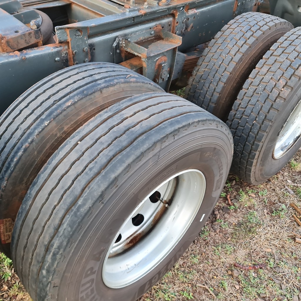 Caminhão SCANIA 113 360 Cavalo Mecânico ANO 1996 de MegaTruck MS no Mato Grosso do Sul