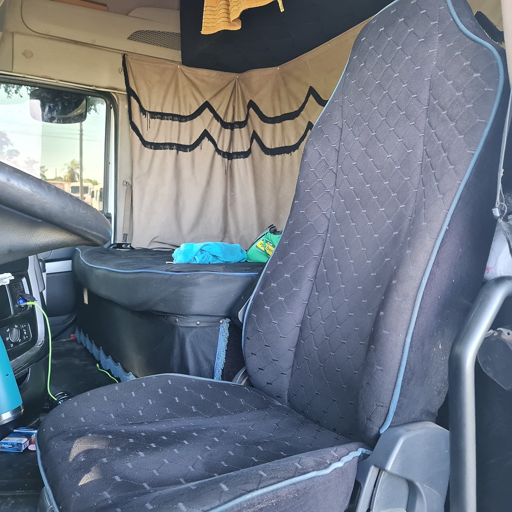 Caminhão IVECO STRALIS 560 Baú Refrigerado ANO 2018 de MegaTruck MS no Mato Grosso do Sul