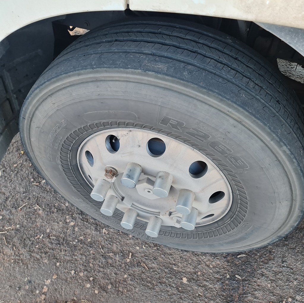 Caminhão IVECO STRALIS 560 Baú Refrigerado ANO 2018 de MegaTruck MS no Mato Grosso do Sul