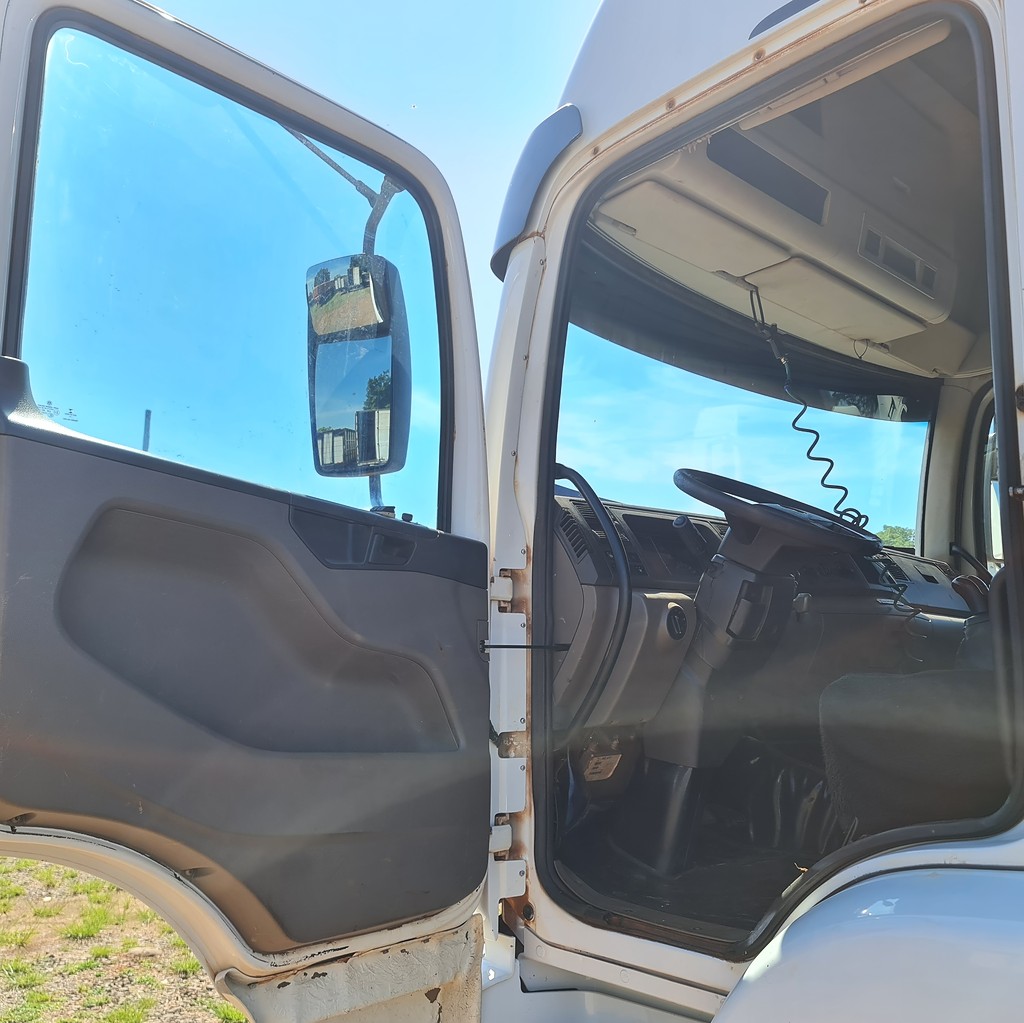 Caminhão VOLKSWAGEN VW 25420 Cavalo Mecânico ANO 2018 de MegaTruck MS no Mato Grosso do Sul