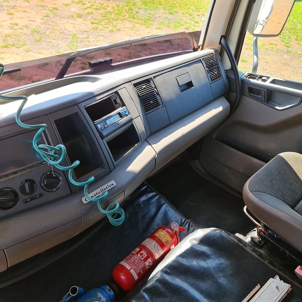 Caminhão VOLKSWAGEN VW 25420 Cavalo Mecânico ANO 2018 de MegaTruck MS no Mato Grosso do Sul