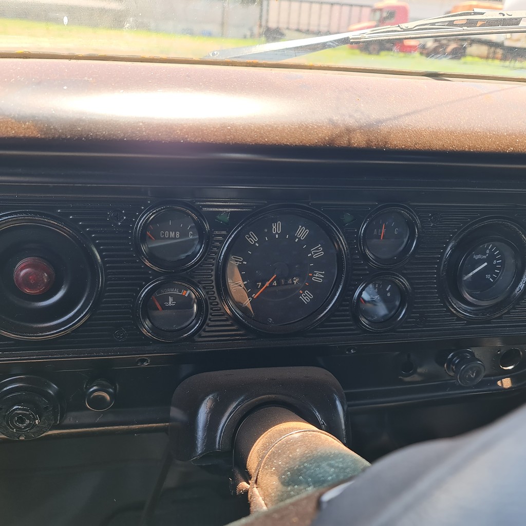 Caminhão FORD F-4000 Baú Furgão ANO 1977 de MegaTruck MS no Mato Grosso do Sul