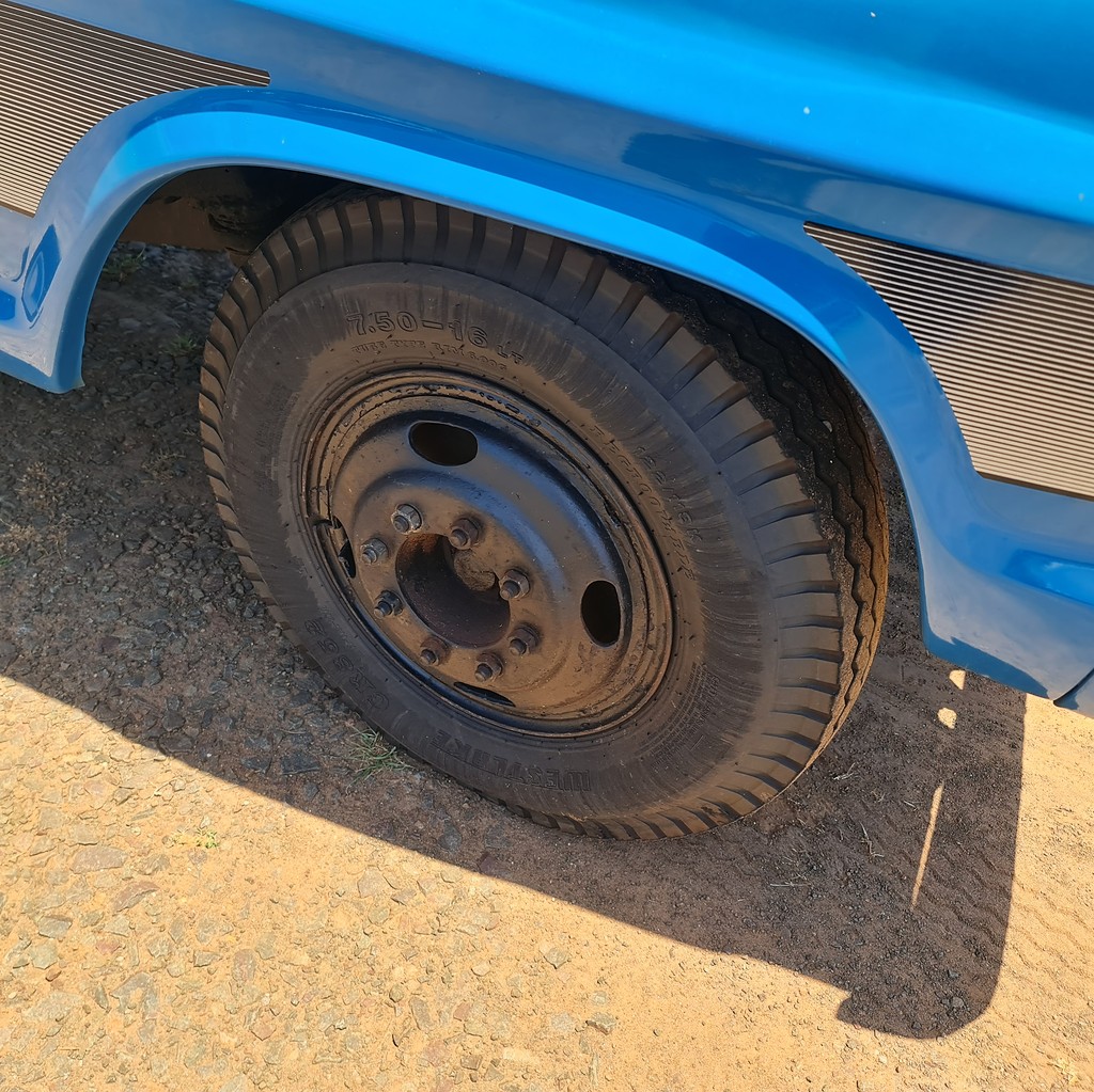 Caminhão FORD F-4000 Baú Furgão ANO 1977 de MegaTruck MS no Mato Grosso do Sul