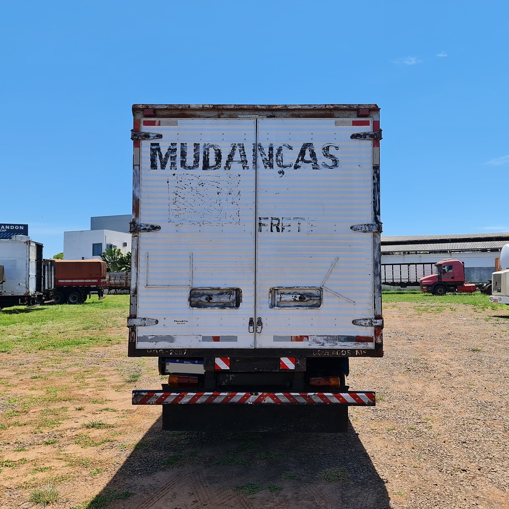 Caminhão FORD F-4000 Baú Furgão ANO 1977 de MegaTruck MS no Mato Grosso do Sul