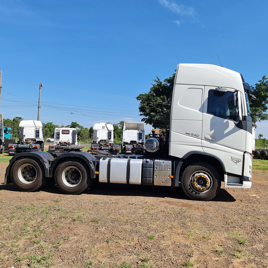 Caminhão VOLVO FH 540 Cavalo Mecânico ANO 2022 de MegaTruck MS no Mato Grosso do Sul