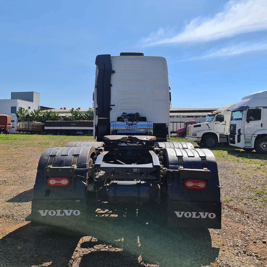 Caminhão VOLVO FH 540 Cavalo Mecânico ANO 2022 de MegaTruck MS no Mato Grosso do Sul