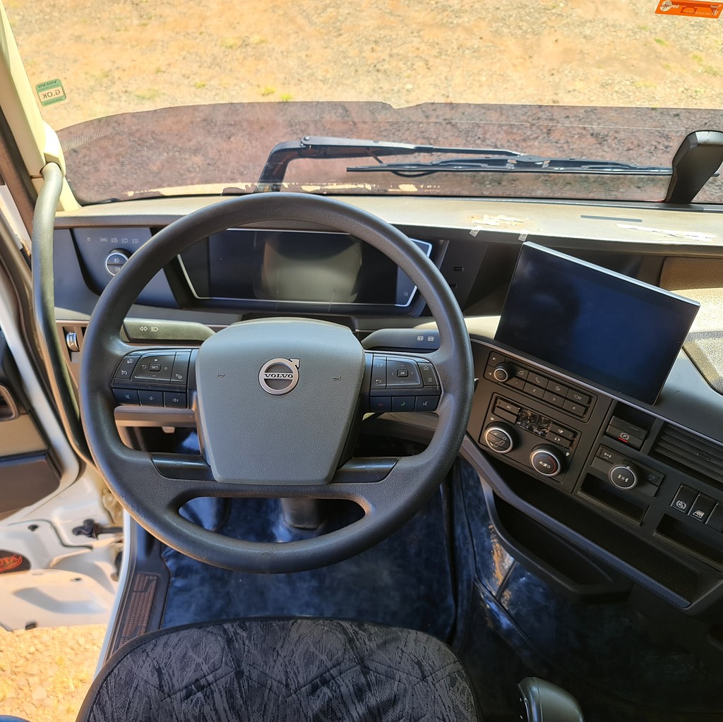 Caminhão VOLVO FH 540 Cavalo Mecânico ANO 2022 de MegaTruck MS no Mato Grosso do Sul