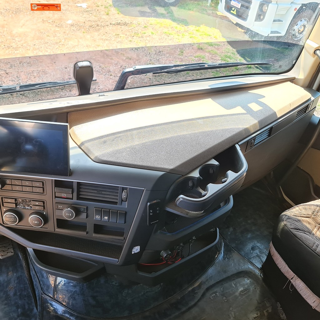 Caminhão VOLVO FH 540 Cavalo Mecânico ANO 2022 de MegaTruck MS no Mato Grosso do Sul