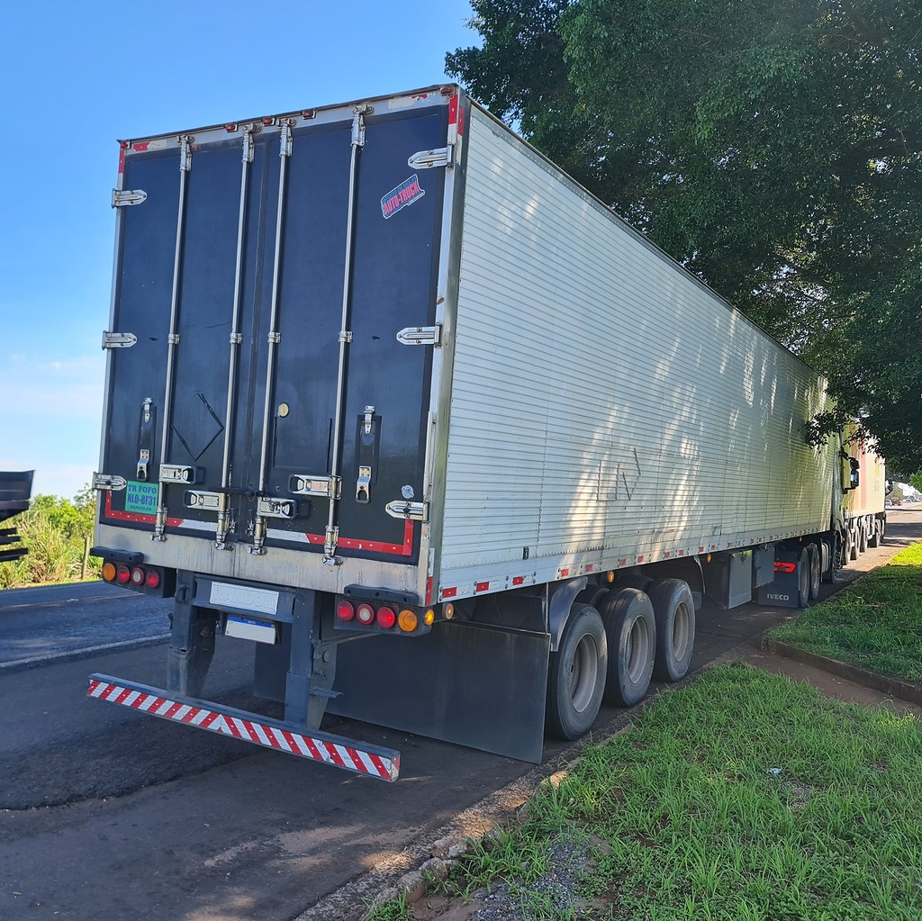 Caminhão IVECO STRALIS 560 Baú Refrigerado ANO 2018 de MegaTruck MS no Mato Grosso do Sul