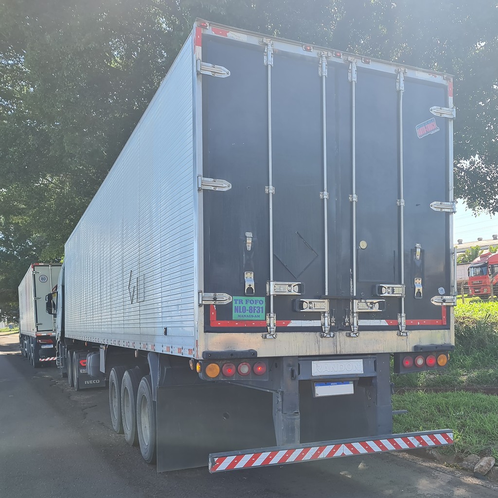 Caminhão IVECO STRALIS 560 Baú Refrigerado ANO 2018 de MegaTruck MS no Mato Grosso do Sul