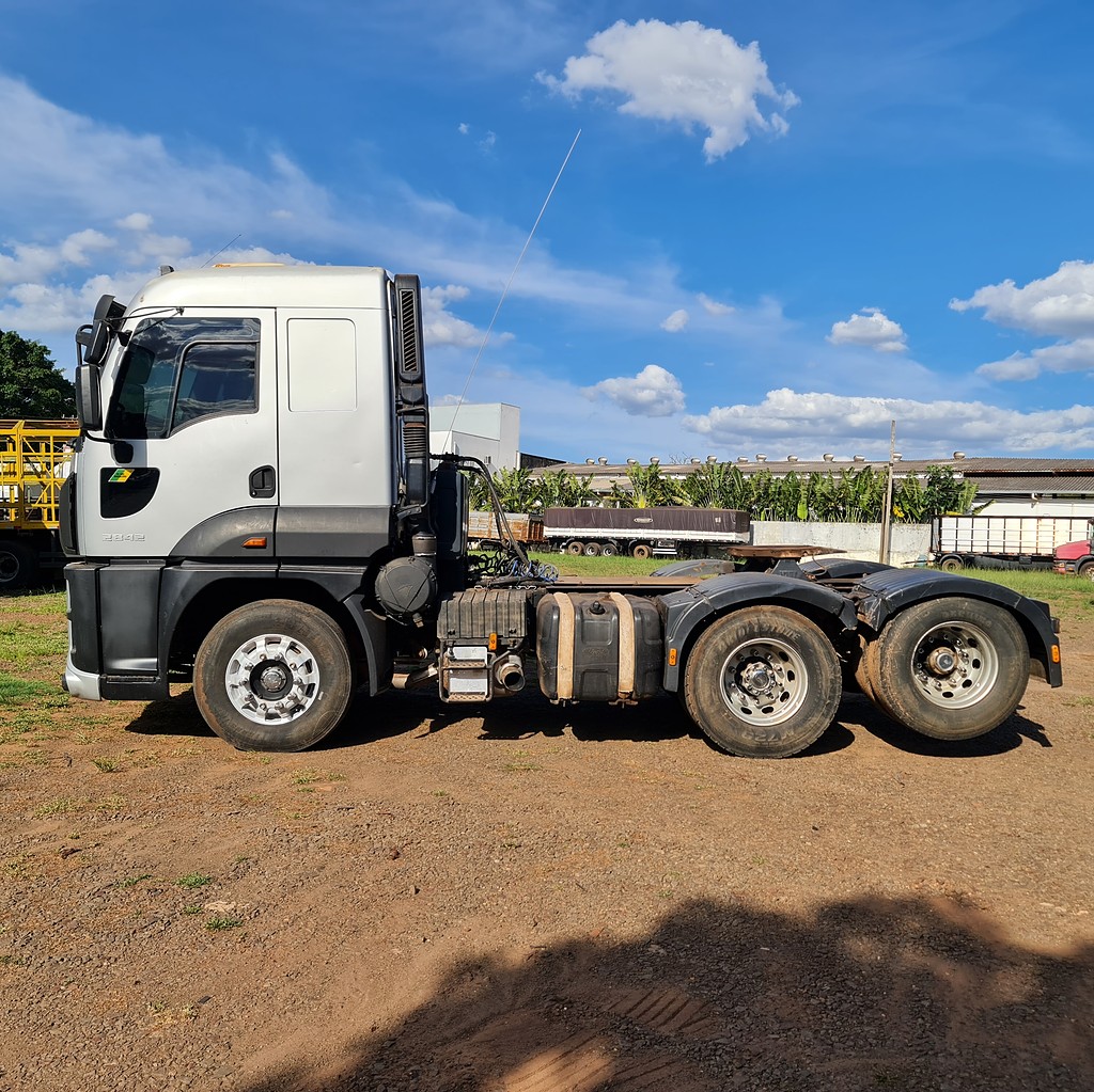 Caminhão FORD CARGO 2842 Cavalo Mecânico ANO 2014 de MegaTruck MS no Mato Grosso do Sul