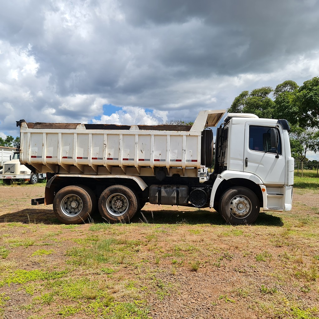 Caminhão VOLKSWAGEN VW 24250 Caçamba Basculante ANO 2006 de MegaTruck MS no Mato Grosso do Sul