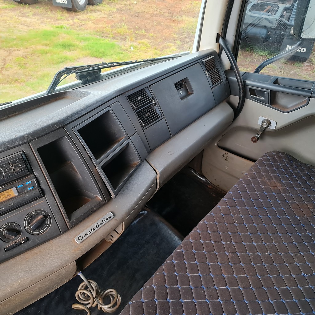 Caminhão VOLKSWAGEN VW 24250 Caçamba Basculante ANO 2006 de MegaTruck MS no Mato Grosso do Sul