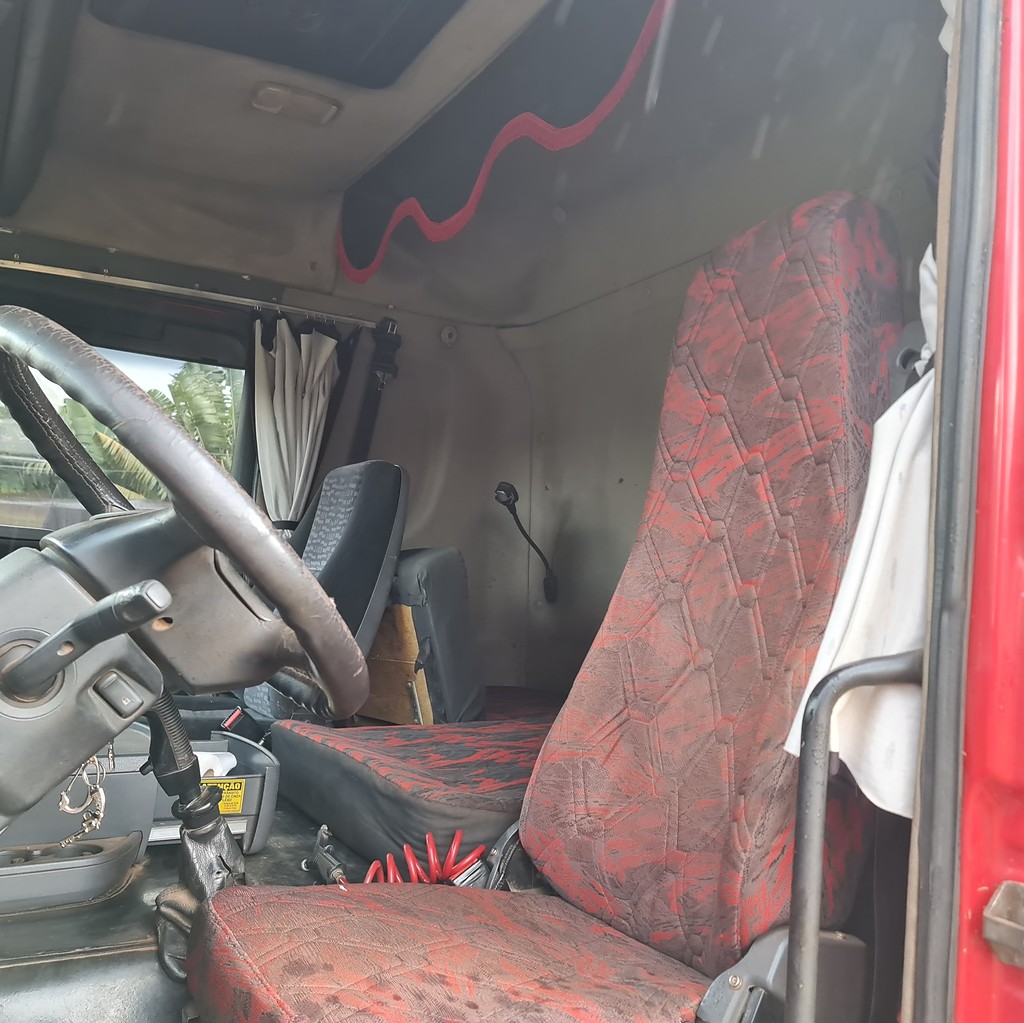 Caminhão SCANIA 380 Carga Seca ANO 2008 de MegaTruck MS no Mato Grosso do Sul