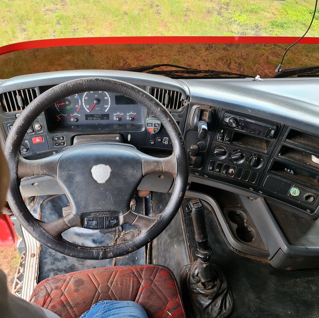 Caminhão SCANIA 380 Carga Seca ANO 2008 de MegaTruck MS no Mato Grosso do Sul