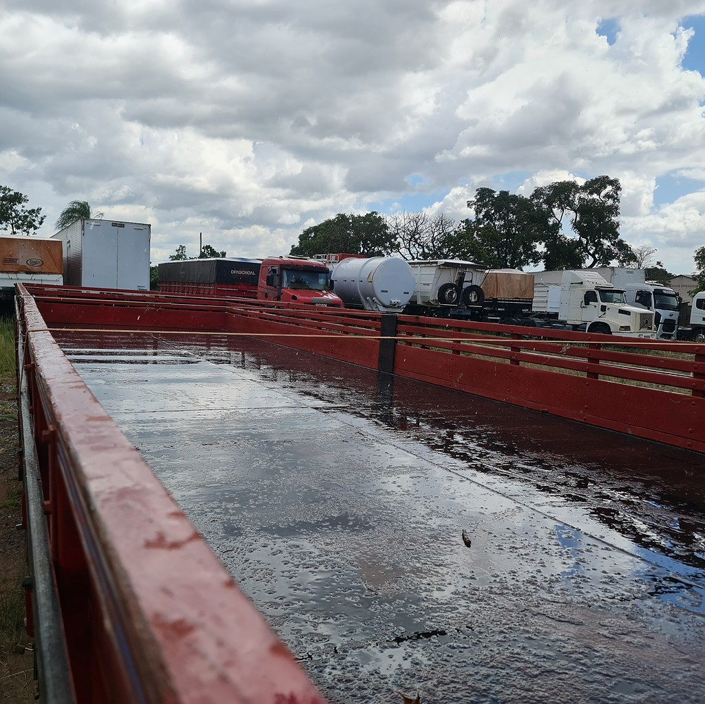 Caminhão SCANIA 380 Carga Seca ANO 2008 de MegaTruck MS no Mato Grosso do Sul