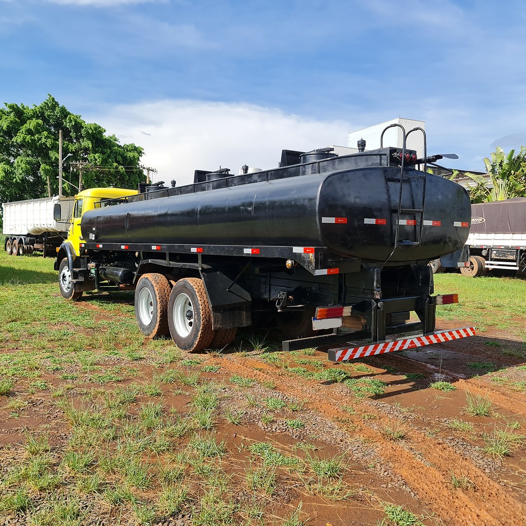 Caminhão MERCEDES BENZ MB 2013 Tanque Pipa ANO 1981 de MegaTruck MS no Mato Grosso do Sul